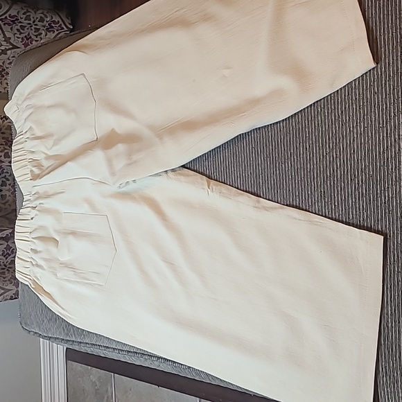 Button Sides Capris - Picture 10 of 10